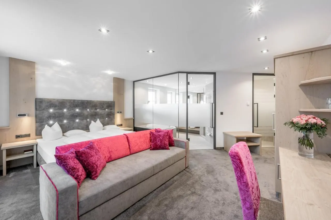 Hotel Garni Christine Ischgl 4*,
