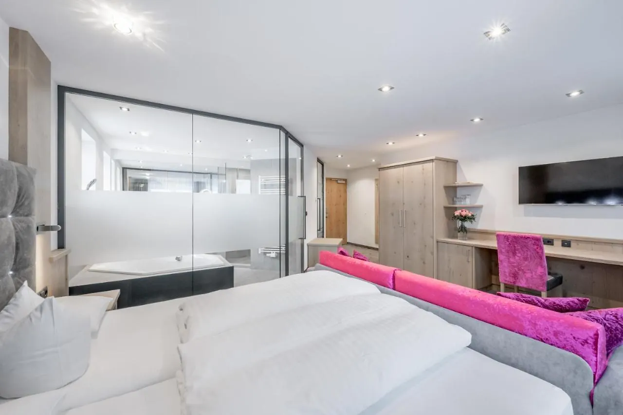 Hotel Garni Christine Ischgl 4*,